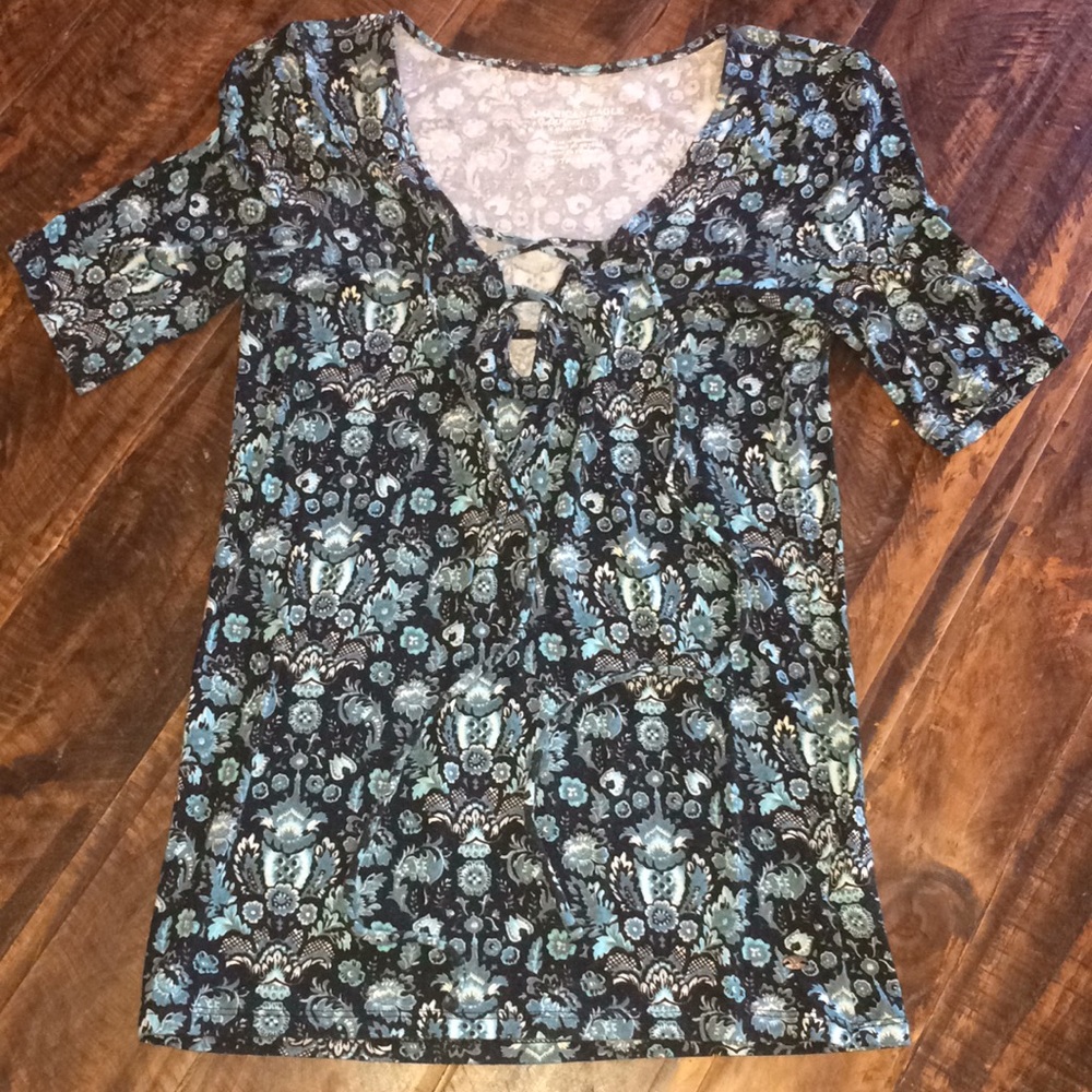 American Eagle lace up top